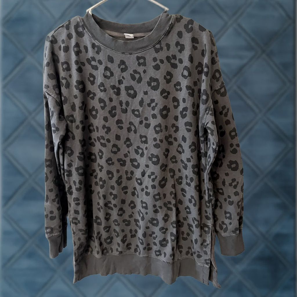 Old Navy Old Navy Sweatshirt Women's Small Tall Gray Animal Print Crewneck Cotton Blend Charcoal Crewneck Sweatshirt Womens Tall Small Gray Animal Print Size S / US 4 / IT 40 - 1 Thumbnail