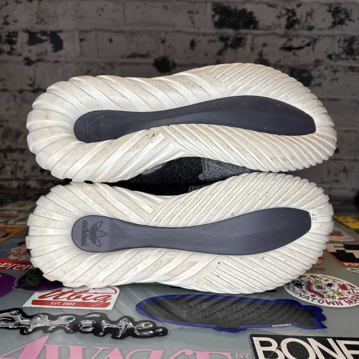 Adidas × Kith Adidas Tubular Doom PK Kith Just Us Sz 9.5 AQ3913 NDS Size US 9.5 / EU 42-43 - 5 Thumbnail