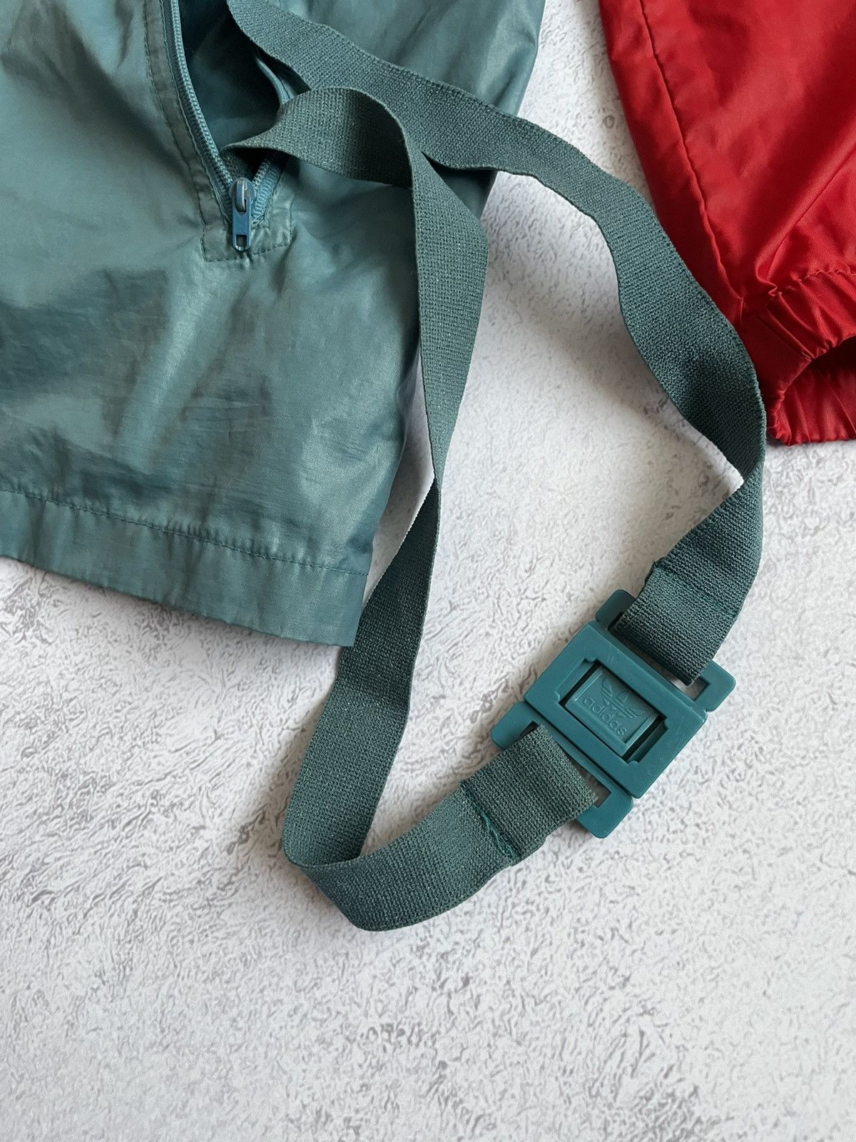 Vintage Adidas Vintage 90s Raincoat Light Jacket Retro 90s Size US L / EU 52-54 / 3 - 6 Thumbnail