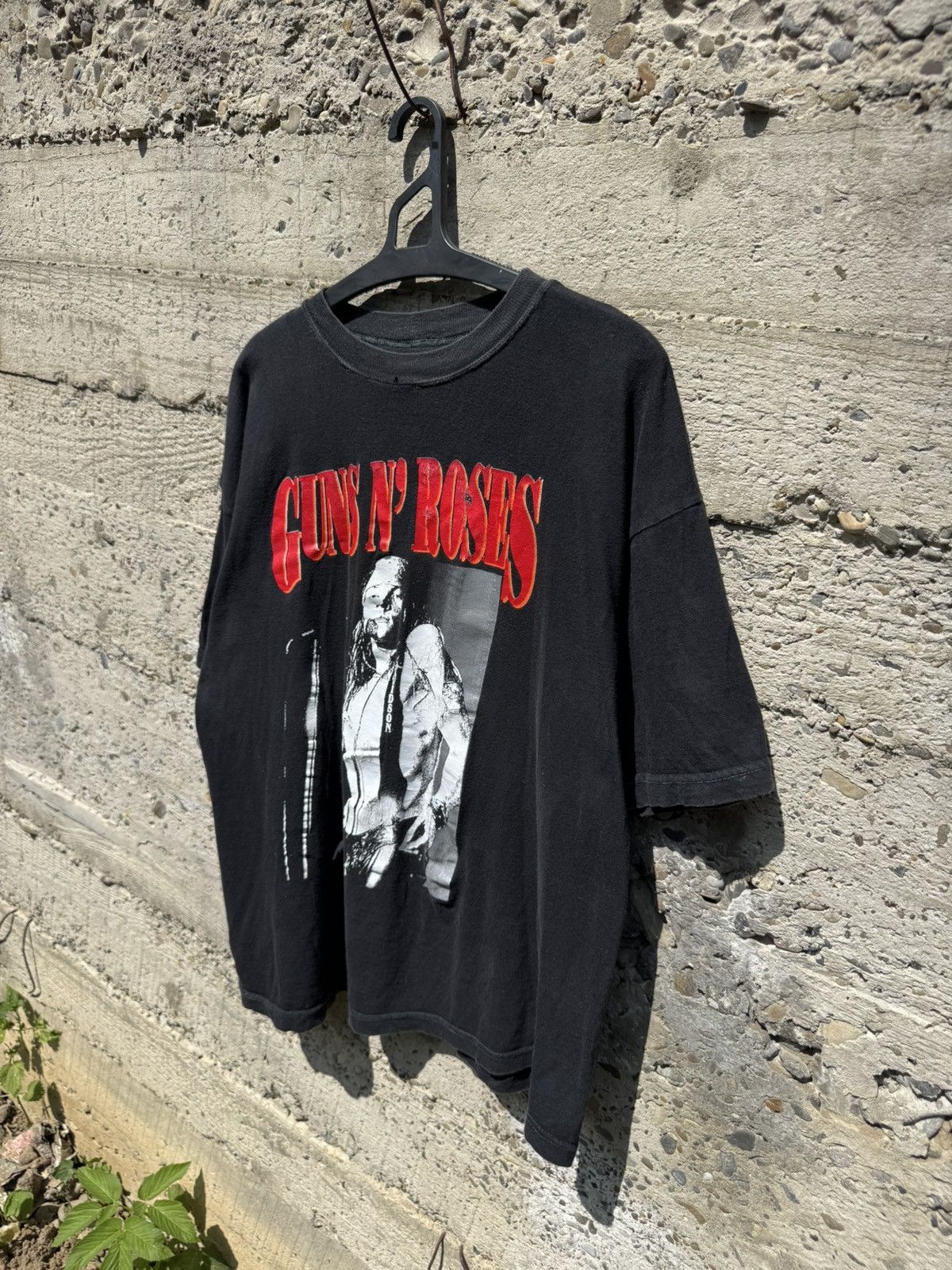 Vintage Vintage 90s Guns N' Roses Axl Roses Crewneck T-shirt Size US XL / EU 56 / 4 - 2 Thumbnail