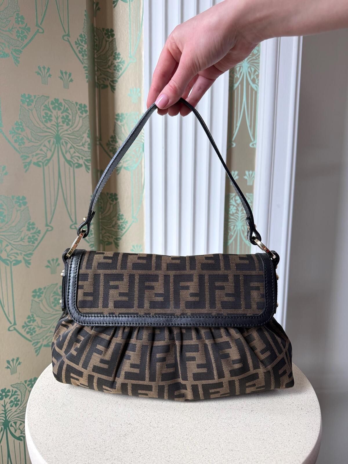Fendi Vintage Fendi Brown Zucca Canvas and Leather Shoulder Bag Size ONE SIZE - 1 Thumbnail