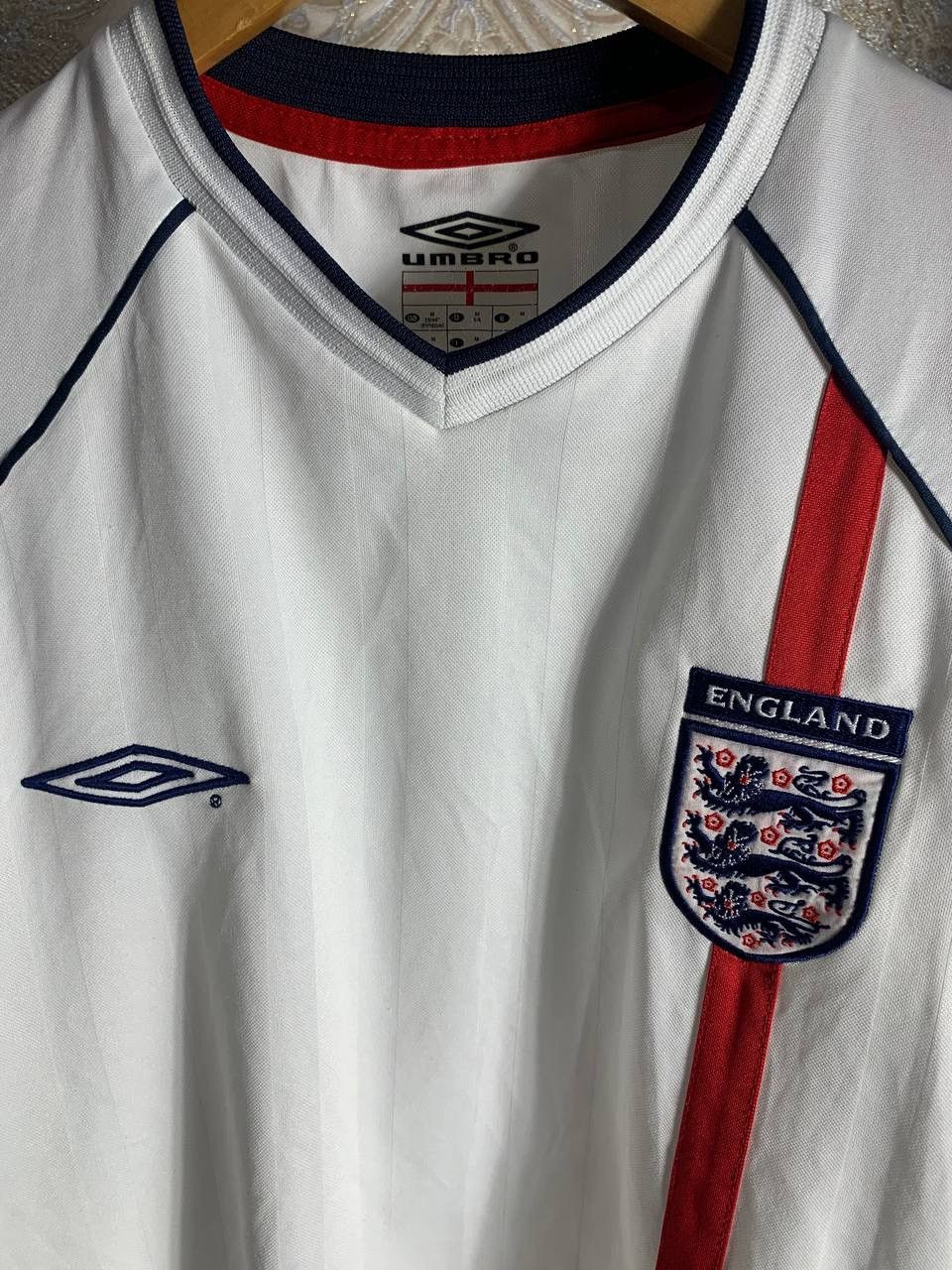 Umbro VINTAGE UMBRO ENGLAND RETRO SOCCER JERSEY MANCHESTER Y2K 90s Size US M / EU 48-50 / 2 - 5 Thumbnail