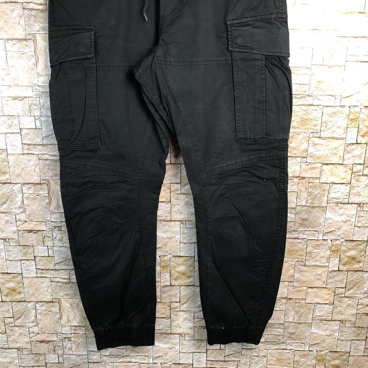 Japanese Brand H&M Black Cargo Multipocket Joggers Pants #A121 Size US 34 / EU 50 - 3 Thumbnail