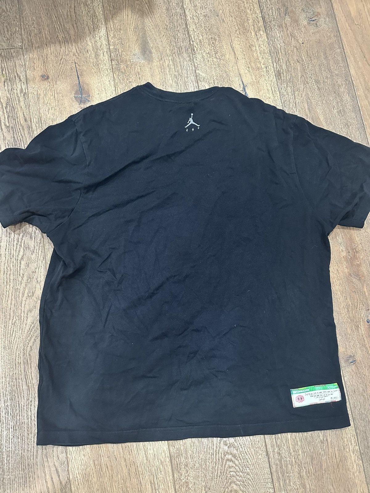J Balvin × Jordan Brand J Balvin x Jordan T sz XL Size US XL / EU 56 / 4 - 3 Thumbnail
