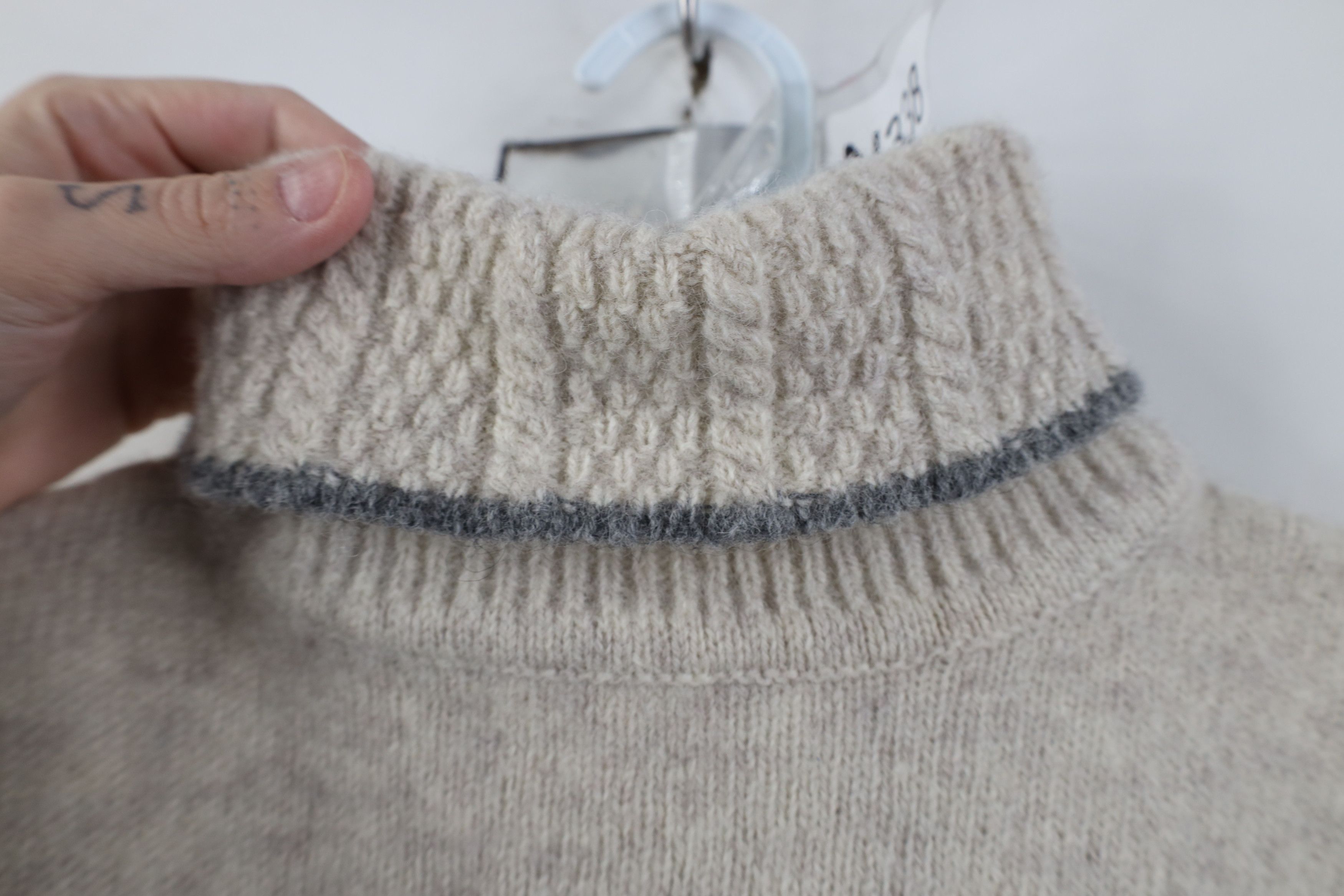 Woolrich Woolen Mills Vintage 90s Woolrich Wool Knit Turtleneck Sweater Oatmeal Size S / US 4 / IT 40 - 6 Thumbnail