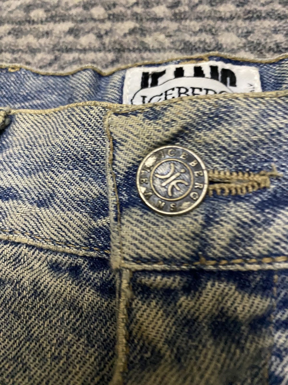 Iceberg × Vintage VINTAGE 90s ICEBERG JEANS X SNOOPY DISTRESSED JEAN Size US 30 / EU 46 - 6 Thumbnail