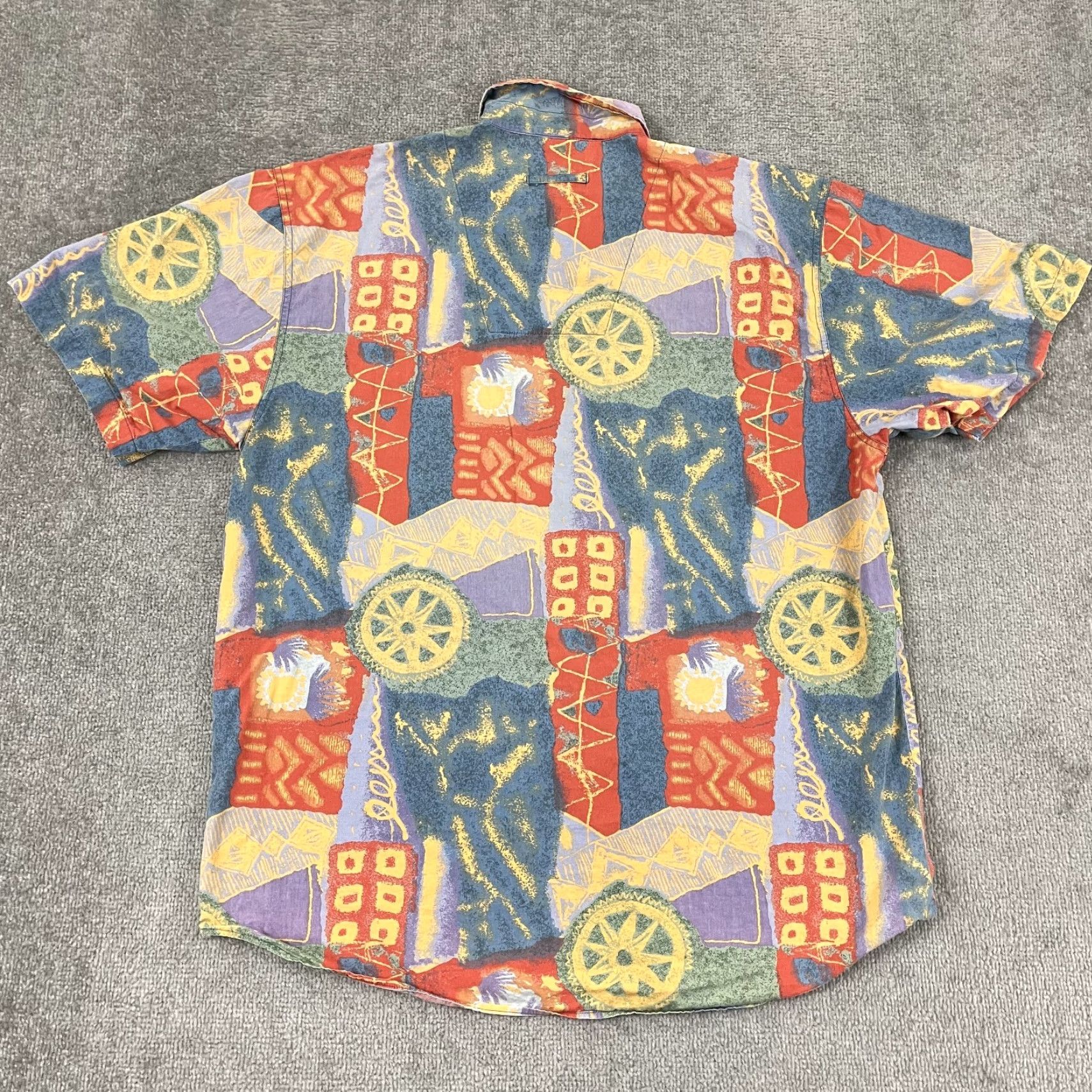 The Territory Ahead VINTAGE Territory Ahead Mens Shirt XL Geometric Abstract Short Sleeve Button Up Casual Travel Retro 2000s Size US XL / EU 56 / 4 - 5 Thumbnail