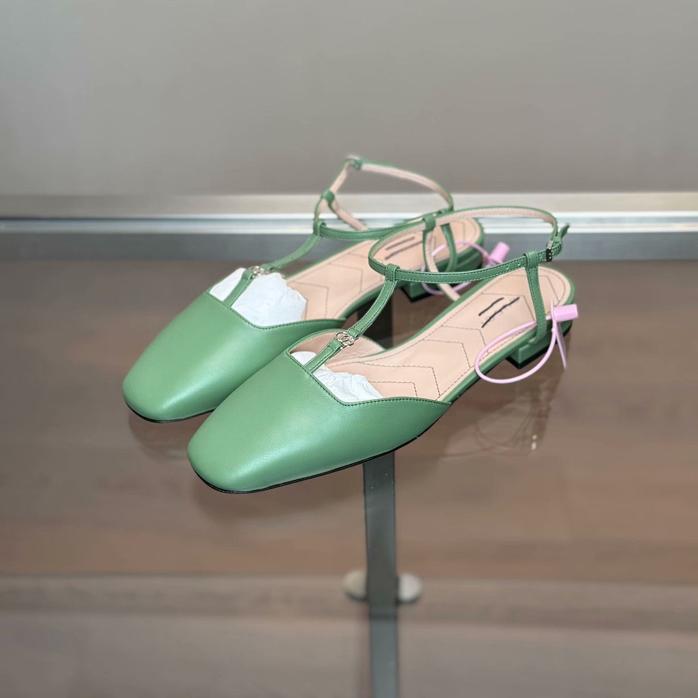 Gucci Gucci Leather Green Sandals 37 Women Size US 6.5 / IT 36.5 - 1 Thumbnail