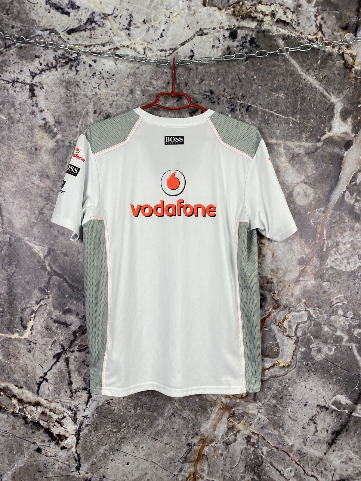 Malcolm McLaren × Mercedes-Benz Women’s Vodafone McLaren Mercedes T-Shirt Button Size XL Size XL / US 12-14 / IT 48-50 - 11 Thumbnail