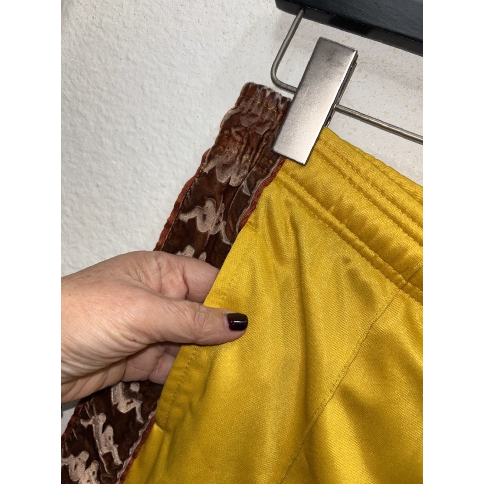Kappa Kappa Pants Men S Yellow Spell Out Taped Logo Track Sweatpants Joggers Pockets Size US 29 - 3 Thumbnail
