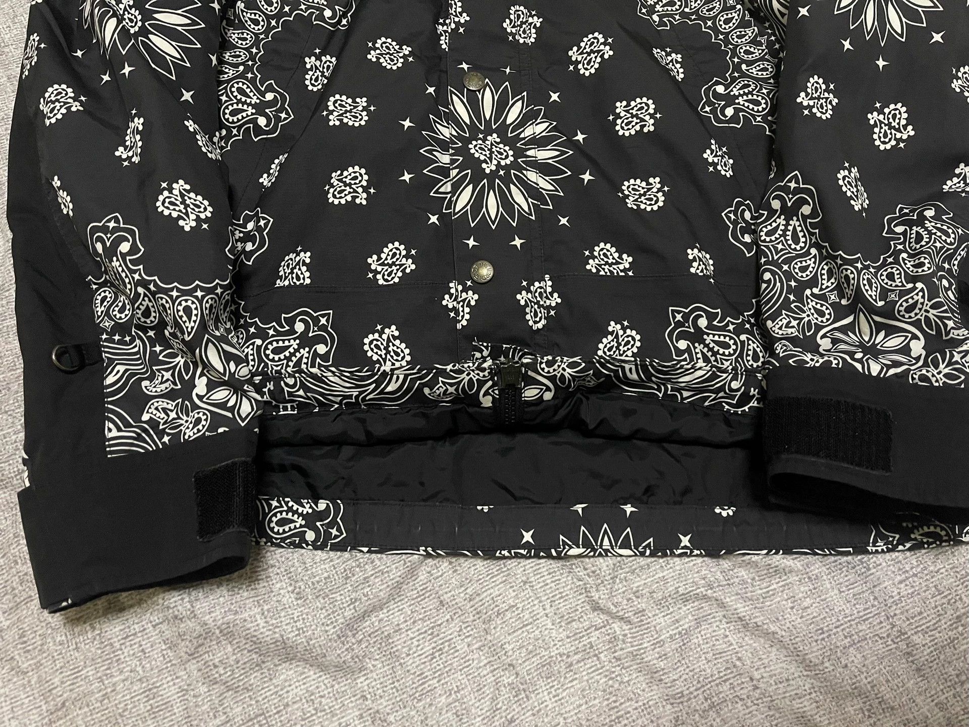 Supreme Supreme x TNF Black Camo Shell Jacket M Size US M / EU 48-50 / 2 - 6 Thumbnail
