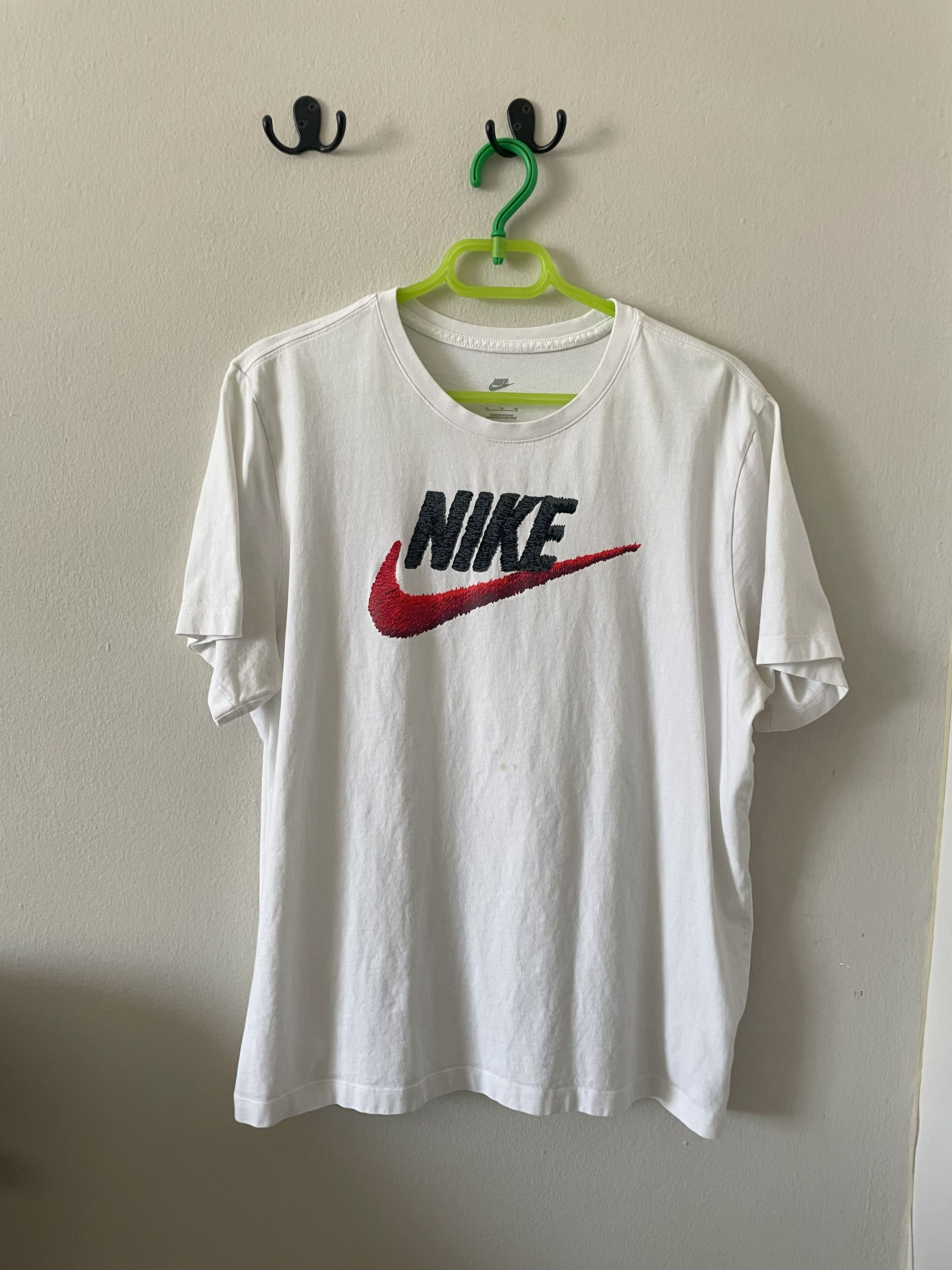Nike Nike White T-Shirt Size US XL / EU 56 / 4 - 1 Thumbnail