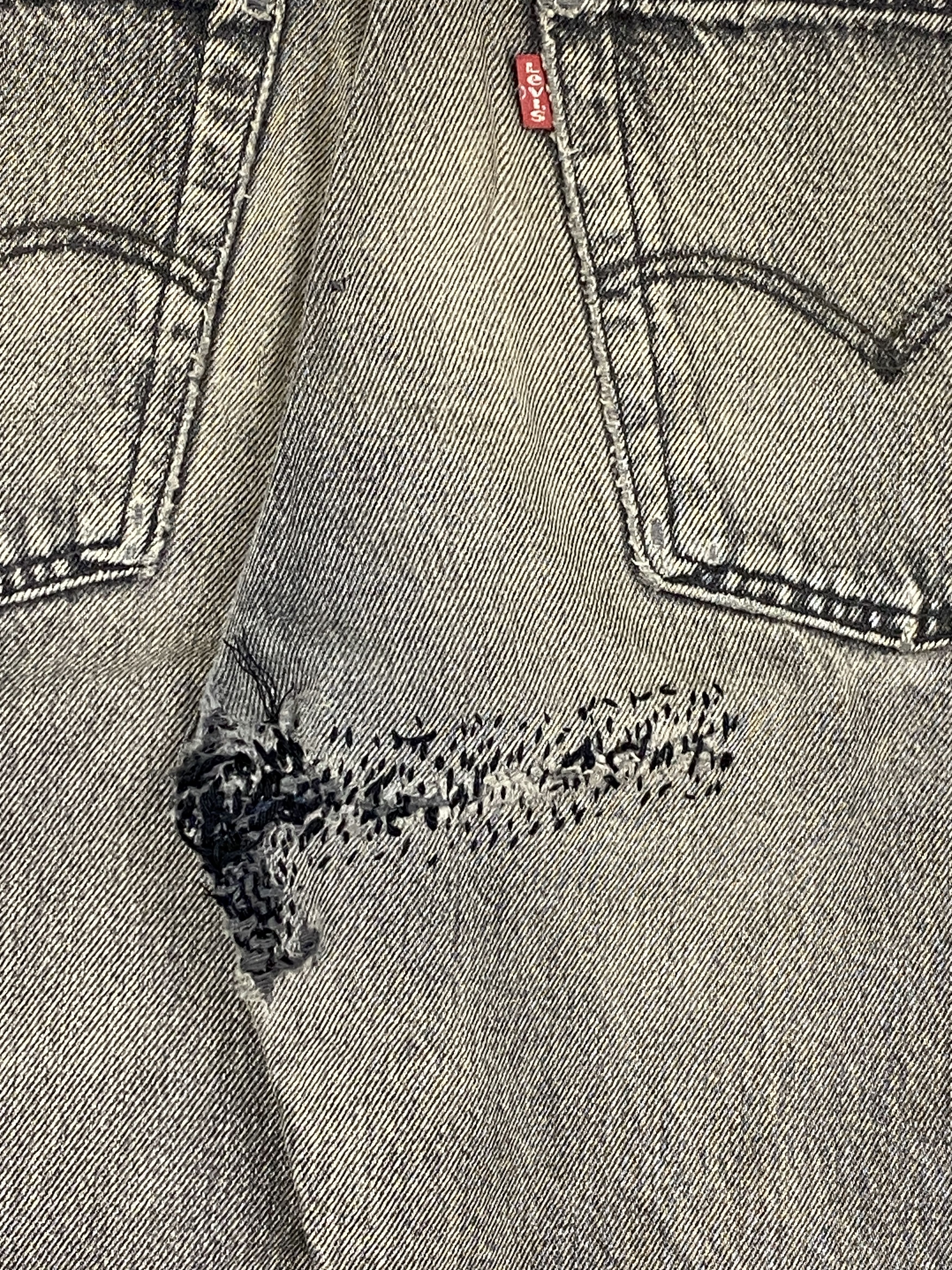 Levi's Vintage Levis 501 Superblack Faded Black Distressed Jeans Size US 30 / EU 46 - 16 Thumbnail