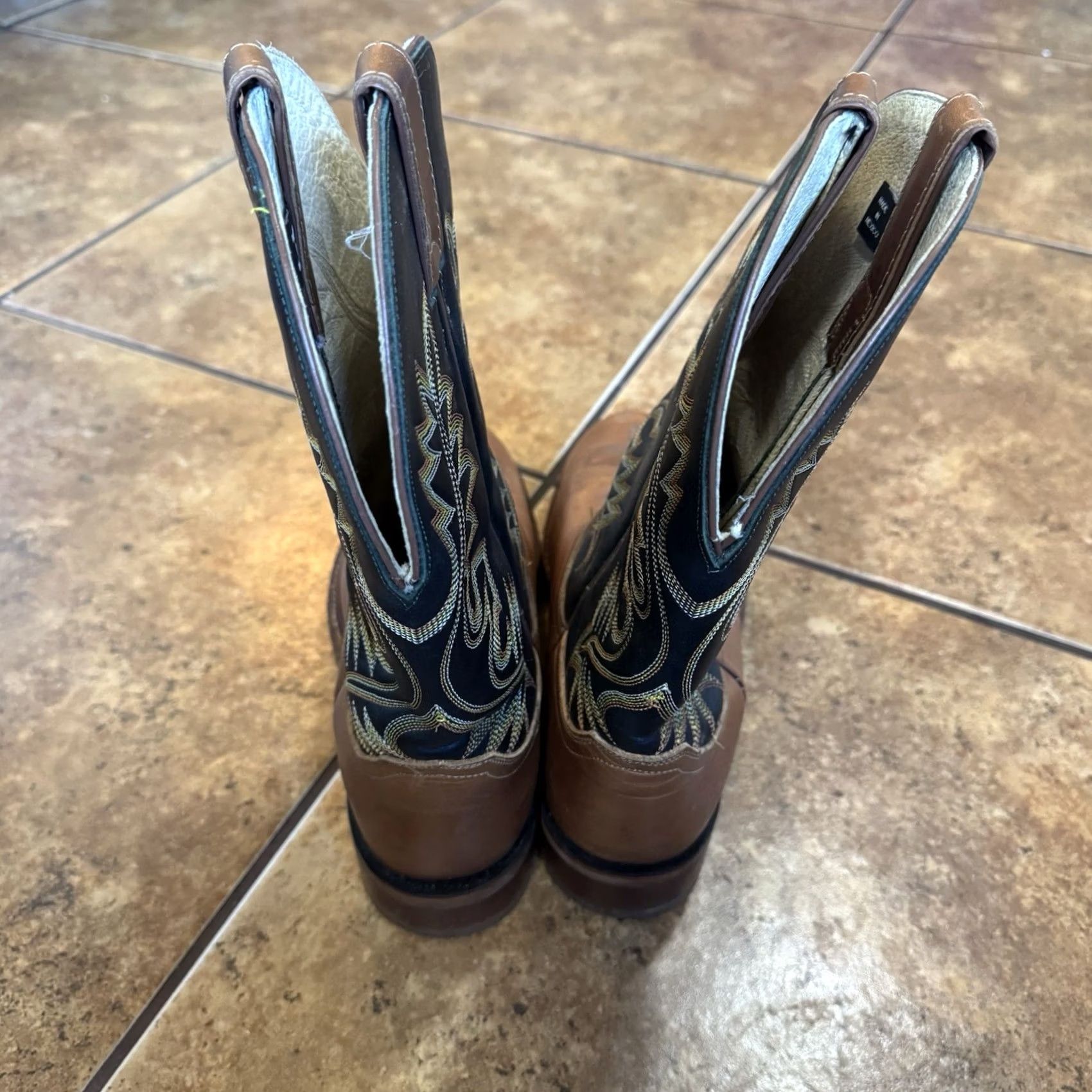 Justin Boots Justin Boots 1138 Brown Leather Western Cowboy Boot EE Mid-Calf Size 10.5 EUC Mens Shoes Size US 11 / EU 44 - 4 Thumbnail