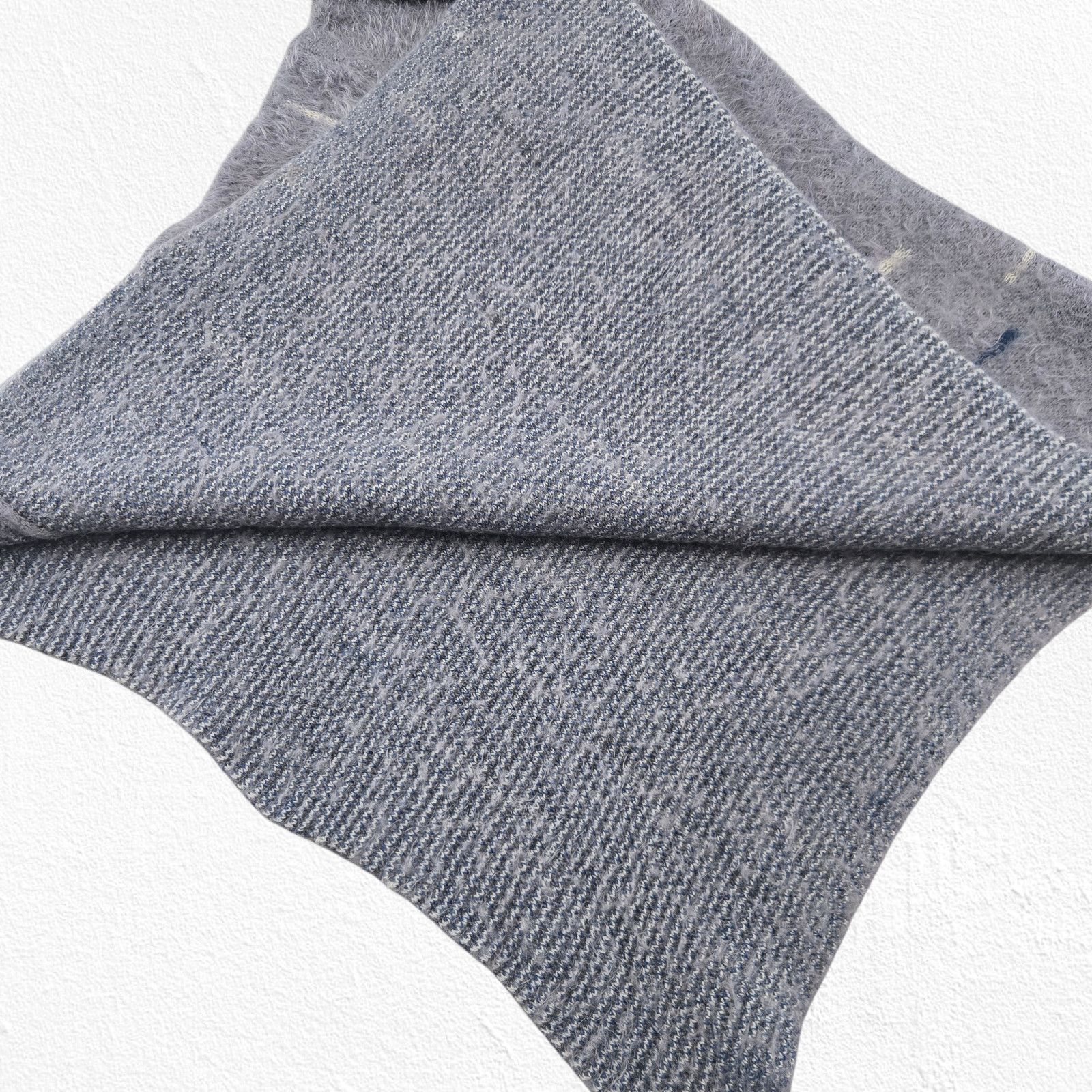 Other Y2K Gray Fuzzy Acrylic Poncho Abstract Dash Pattern One Size Size ONE SIZE - 4 Thumbnail