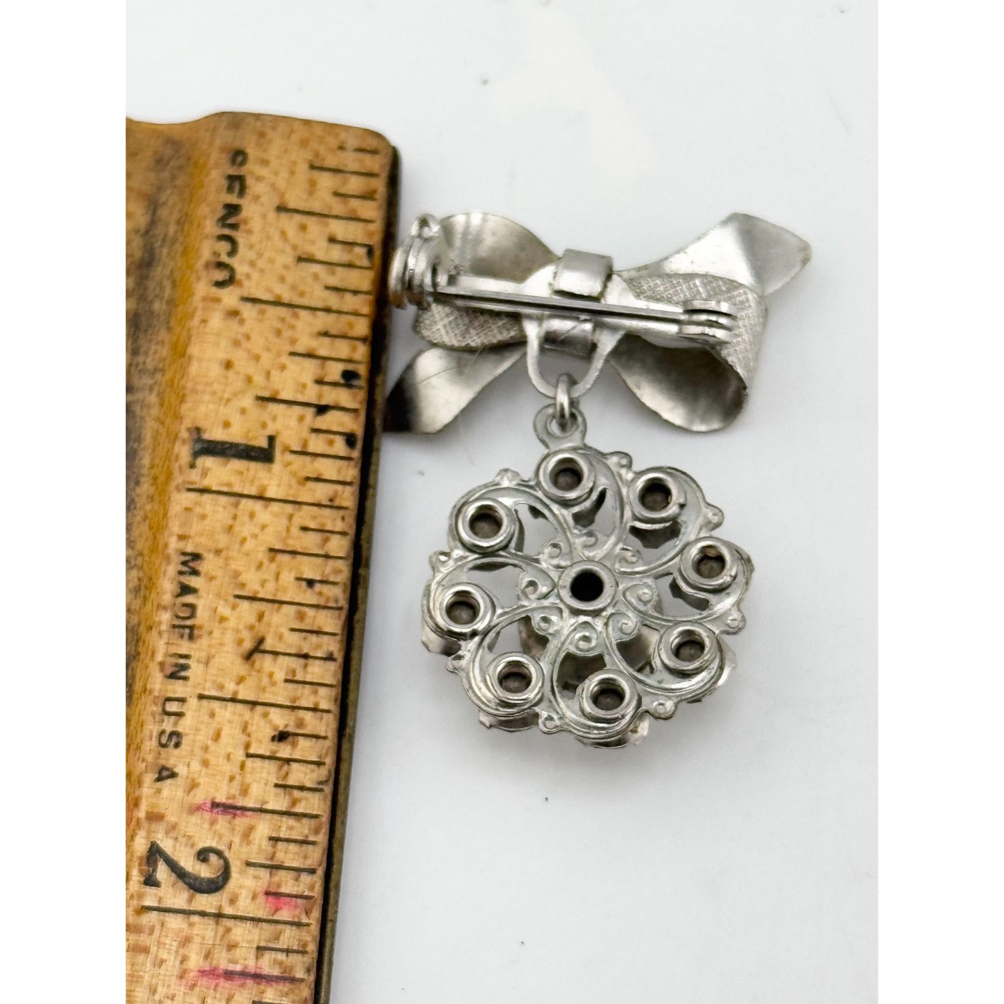 Vintage Vintage silver tone rhinestone floral brooch pin Size ONE SIZE - 5 Thumbnail