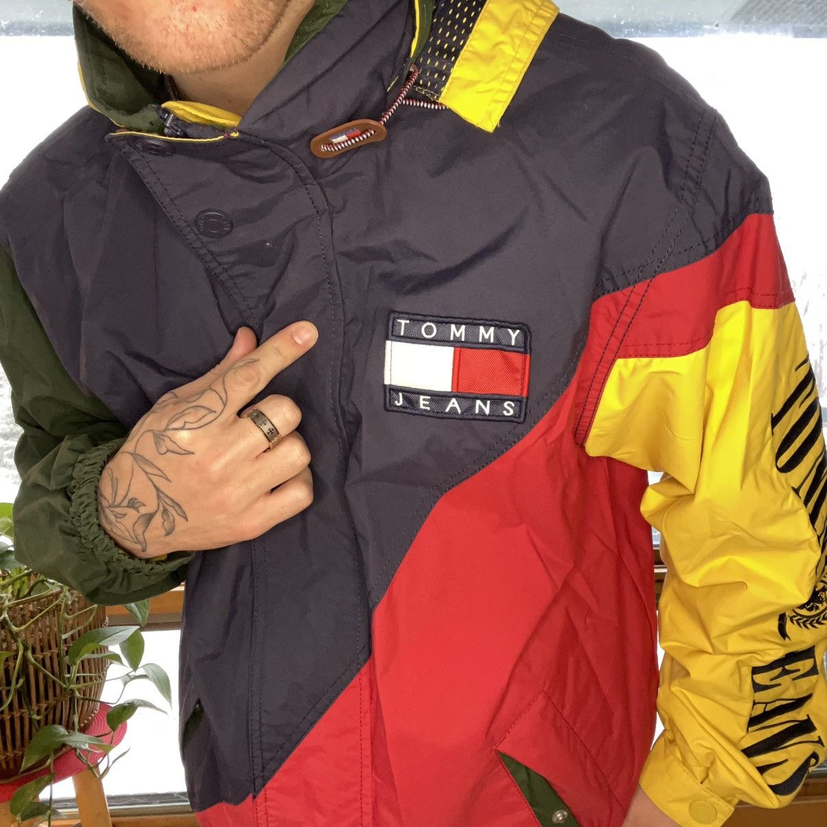 Tommy Jeans Vintage Tommy Jeans Zip-Up Jacket w/ Roll Away Hood Size US S / EU 44-46 / 1 - 3 Thumbnail