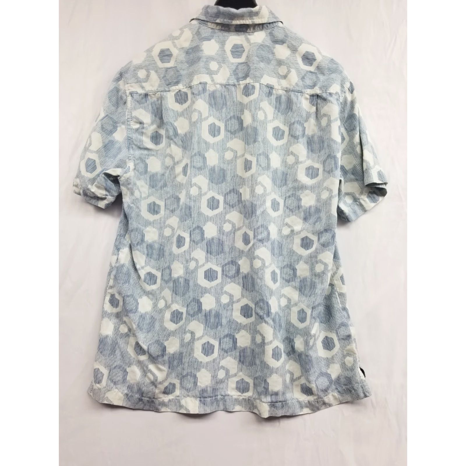 Tommy Bahama Tommy Bahama Shirt Mens Large Short Sleeve 100% Silk Blue Floral Button-Up Classic Beach Casual Size US L / EU 52-54 / 3 - 2 Thumbnail