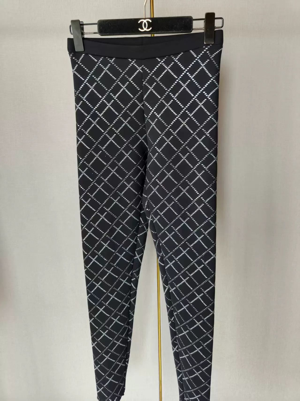 Chanel Chanel Small Logo Trousers Size 28" / US 6 / IT 42 - 1 Thumbnail