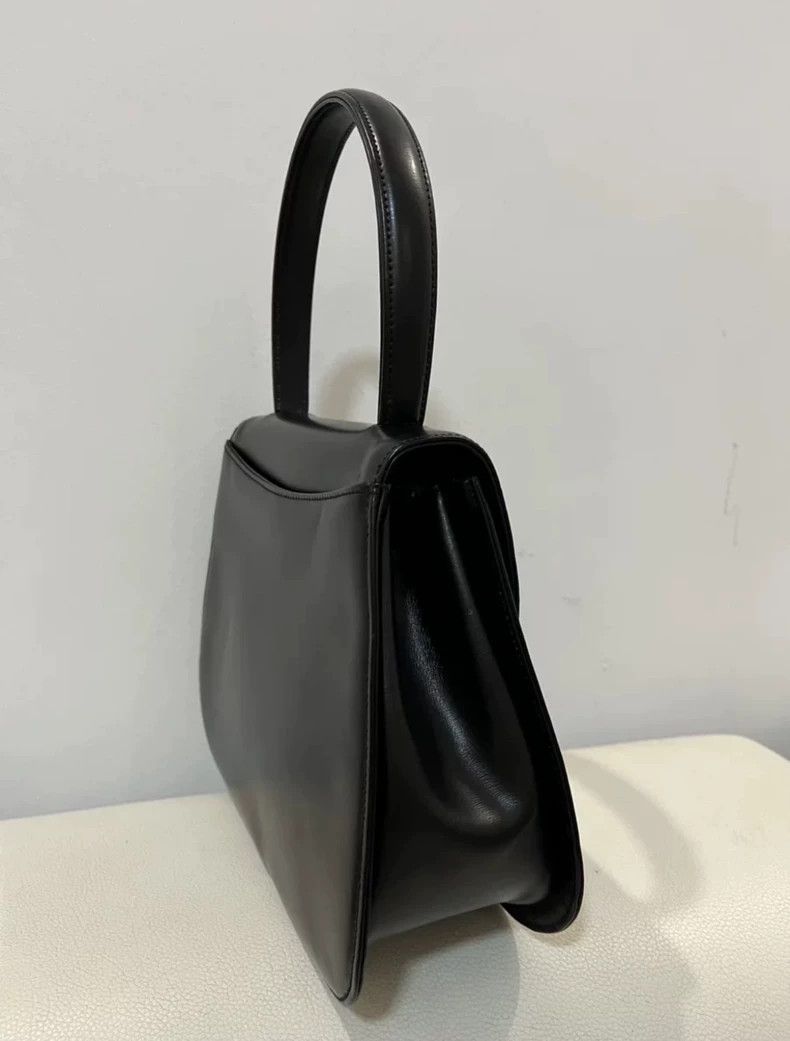 Givenchy Givenchy Vintage bag black and gold flip lock box bag Size ONE SIZE - 5 Thumbnail