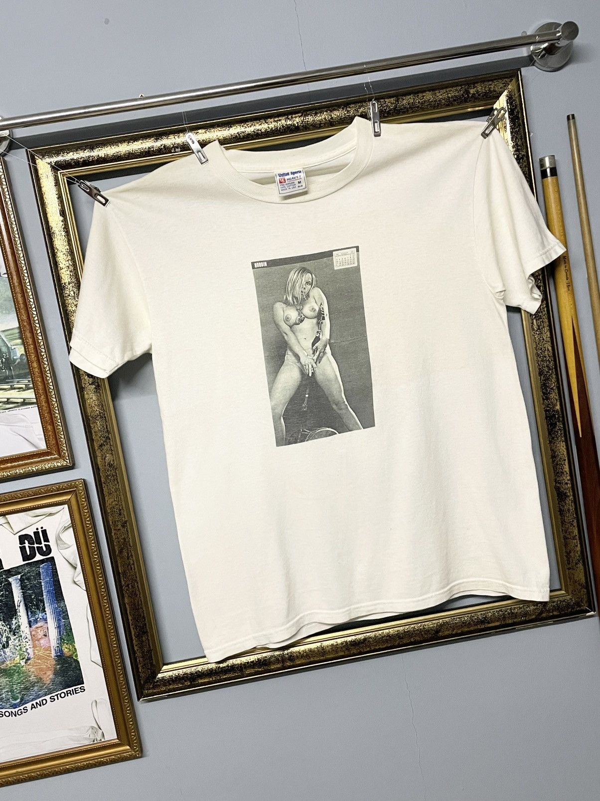 Vintage Og Vintage 90s Robbin Topless Naked Woman Provocative Pose Size US M / EU 48-50 / 2 - 2 Thumbnail