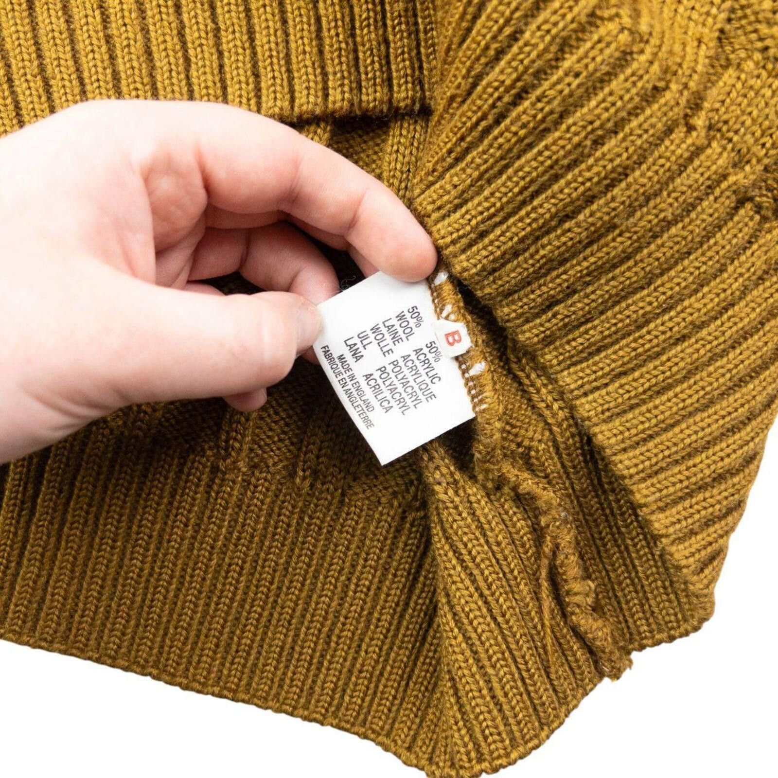Burberry Vintage 90s Burberry Embroidered Cable Knit Jumper Size M Size US M / EU 48-50 / 2 - 7 Thumbnail