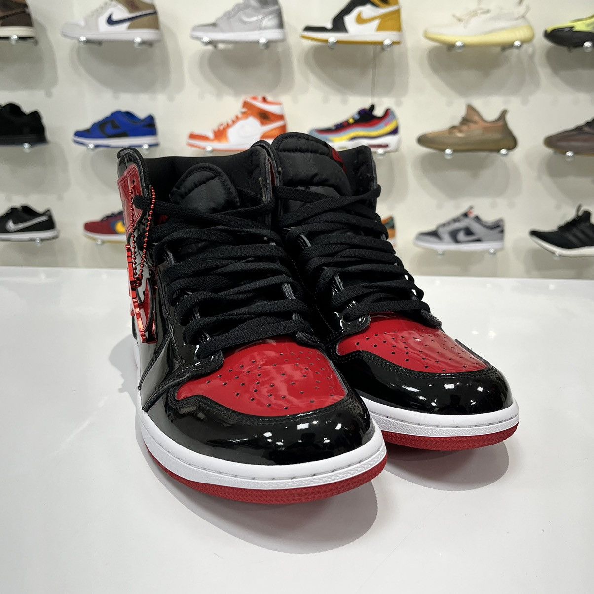 Nike Air Jordan 1 Retro High OG Patent Bred Size US 11 / EU 44 - 7 Thumbnail