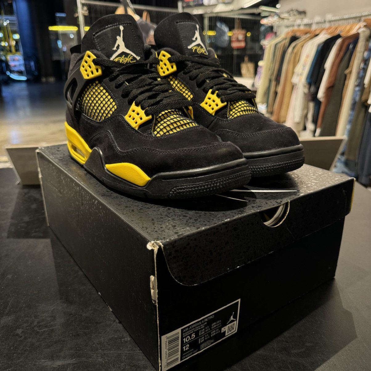 Jordan Brand Jordan 4 Retro Lightning Size US 10.5 / EU 43-44 - 4 Thumbnail