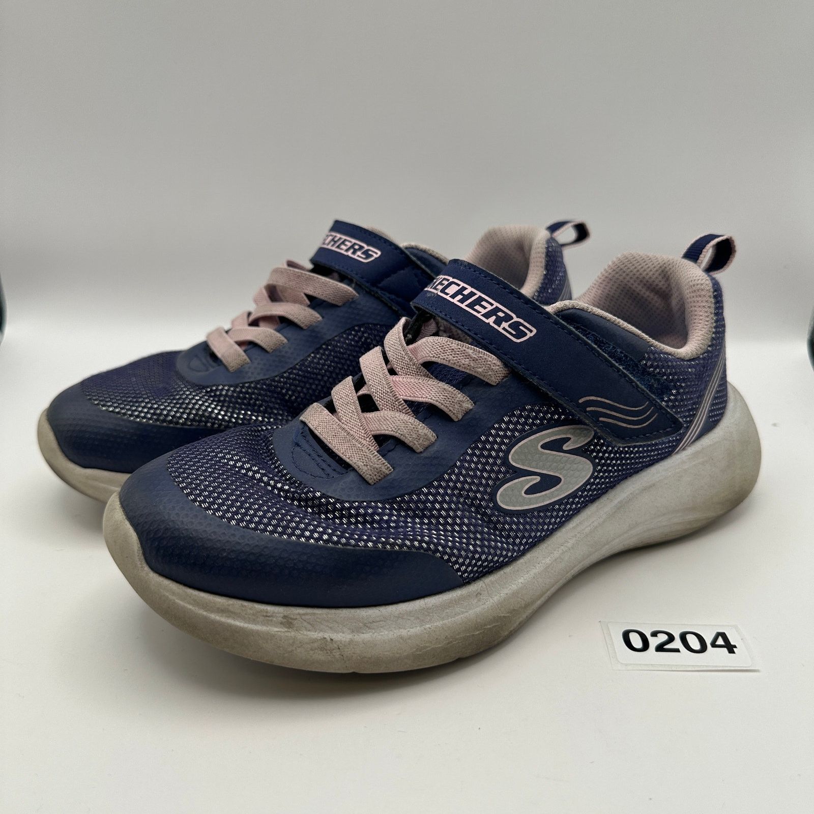 SKECHERS SKECHERS Kids size 4 Blue/Pink Running Shoes Size US 4 / IT 34 - 1 Thumbnail