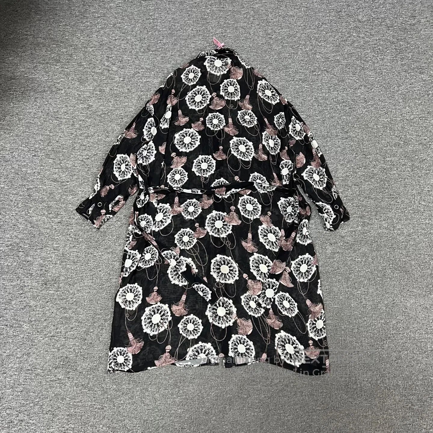 Hermes Hermes size 36 The floral pattern covers the entire dress; Size M / US 6-8 / IT 42-44 - 2 Thumbnail