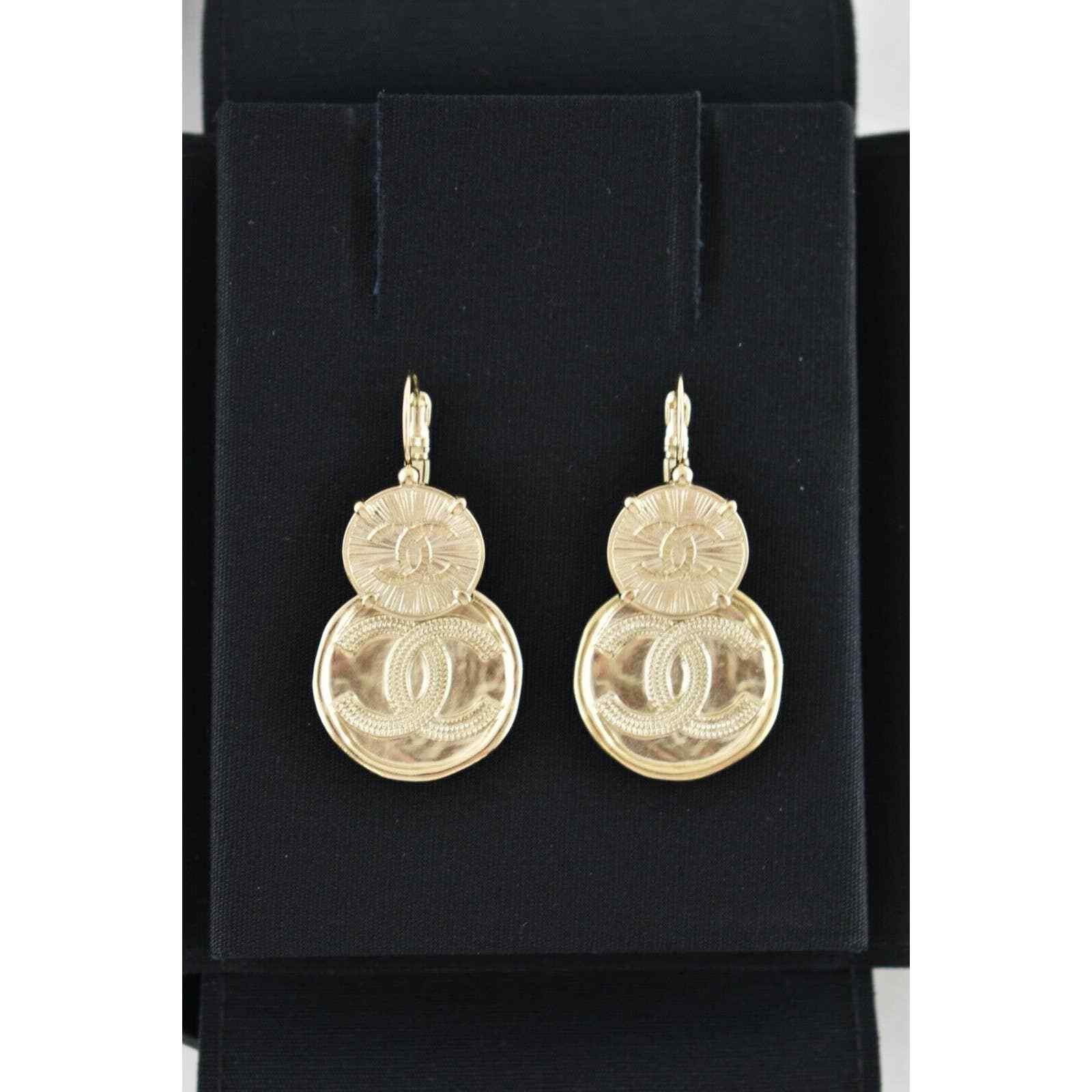 Chanel Chanel Gold Logo Circle Dangle Drop Statement Hoop Earrings Size ONE SIZE - 6 Thumbnail