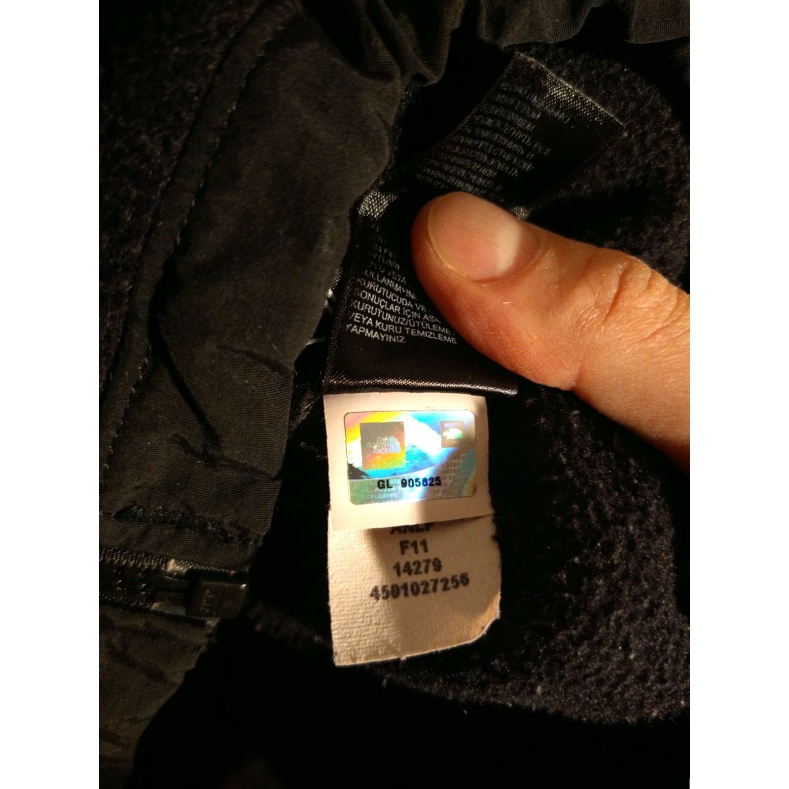 The North Face VINTAGE The North Face Zip-up Fleece Jacket Womens Small Black Polartec Windbreaker Size S / US 4 / IT 40 - 4 Thumbnail