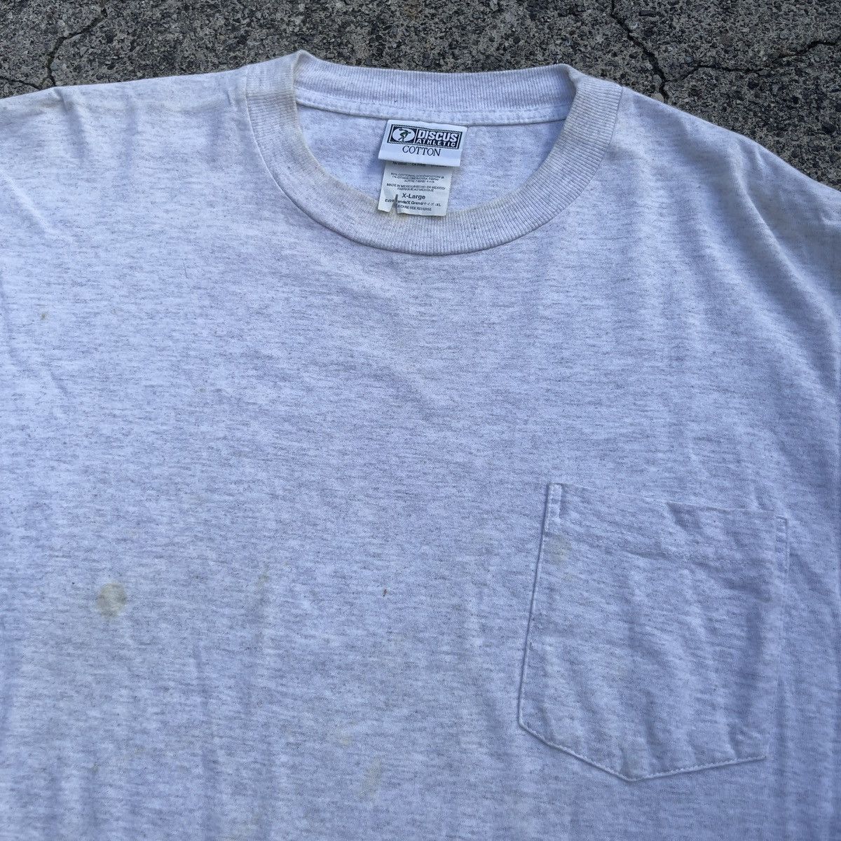 Vintage Vintage 90s Thrashed DISCUS ATHLETIC Grey Blank Pocket T Size US XL / EU 56 / 4 - 2 Thumbnail