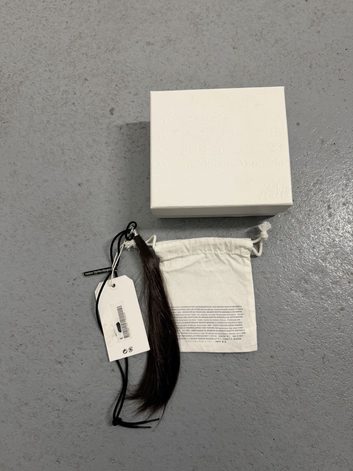H&M × Maison Margiela Maison Margiela x H&M Re-Edition Brown Hair Necklace Size ONE SIZE - 8 Thumbnail