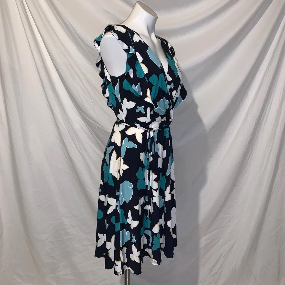 Ann Taylor Ann Taylor Factory Wrap Butterfly Floral Dress, 4 Size M / US 6-8 / IT 42-44 - 2 Thumbnail