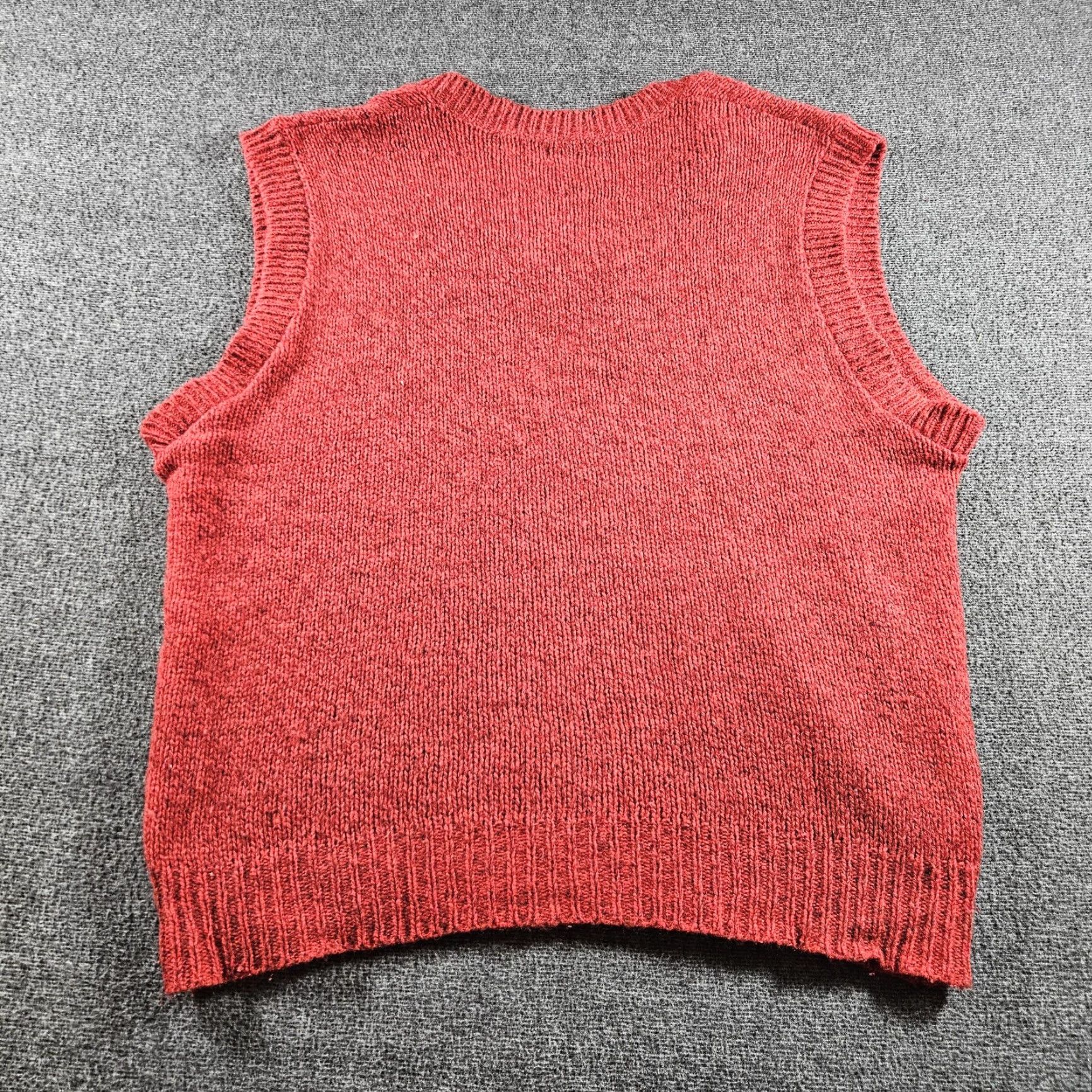 Vintage VINTAGE L.L. BEAN Sweater Vest Mens Large Red Wool V-Neck Knit Pullover 90s Size US L / EU 52-54 / 3 - 7 Thumbnail
