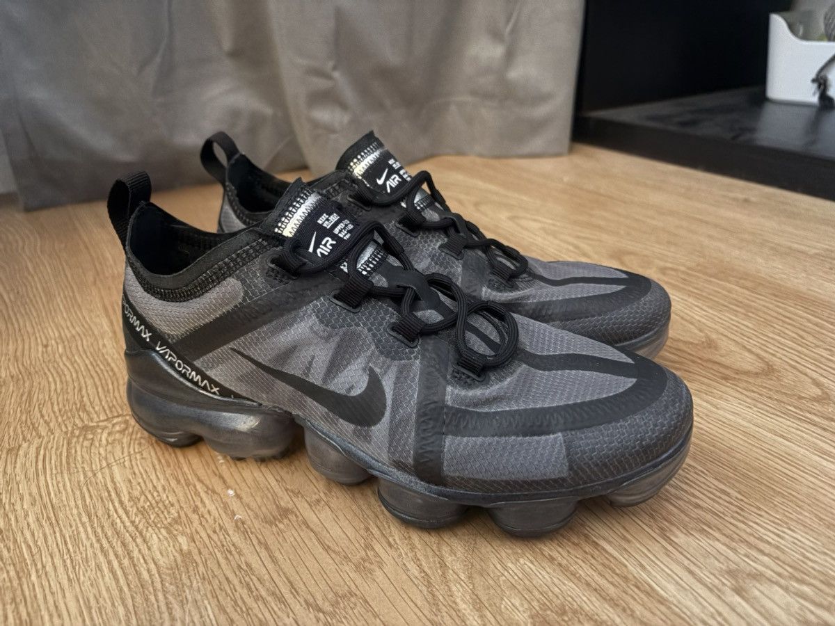 Nike Nike Air VaporMax 2019 Triple Black Size US 7 / IT 37 - 1 Thumbnail