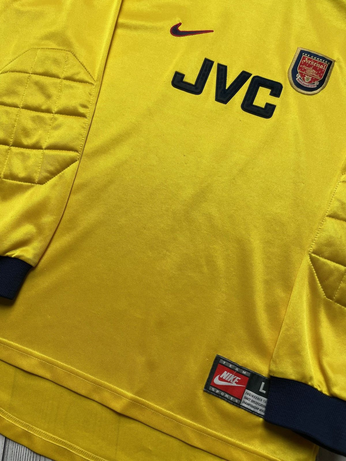 Vintage Vintage Nike Arsenal long sleeve yellow soccer jersey Xs/S Size US XS / EU 42 / 0 - 4 Thumbnail