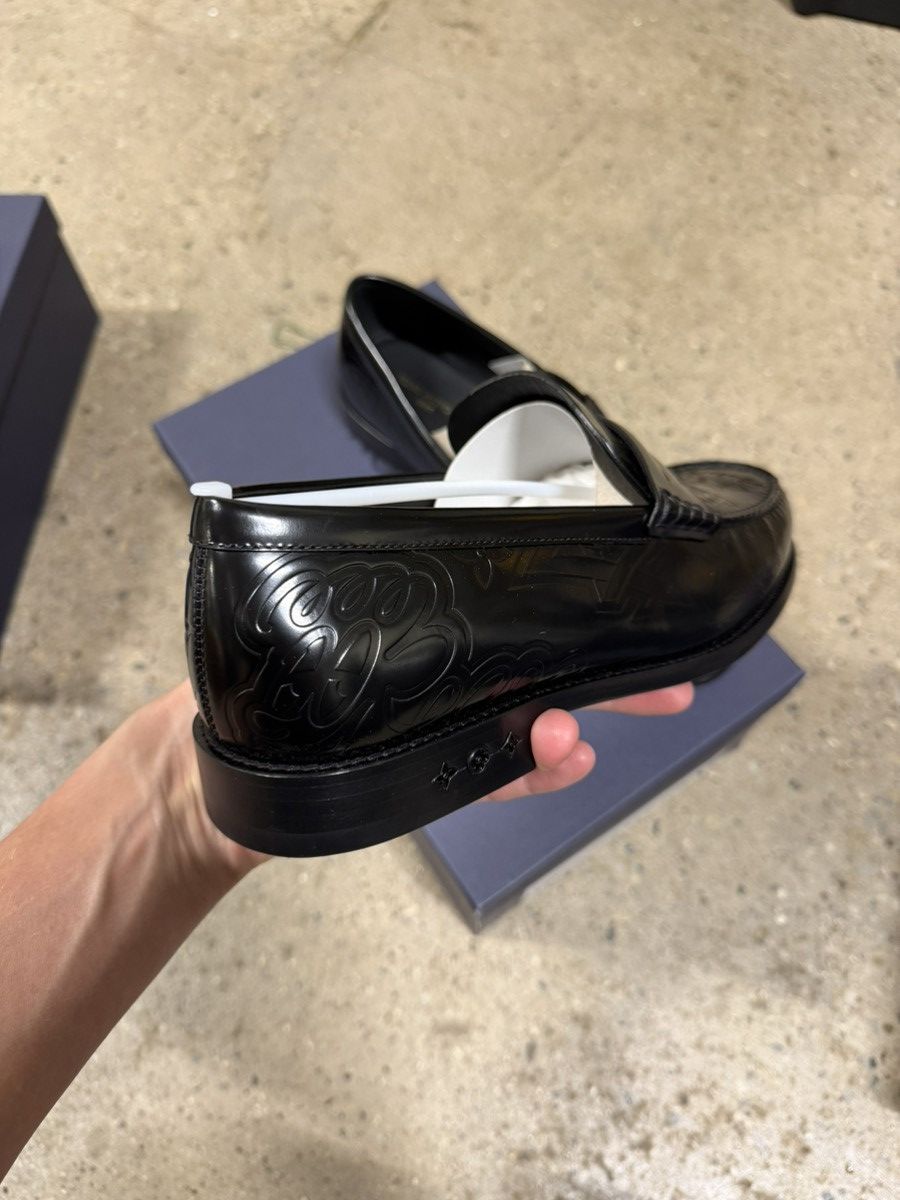 Louis Vuitton Louis Vuitton Embossed Graphic Penny Loafer NEW 1400$ Size US 9 / EU 42 - 6 Thumbnail