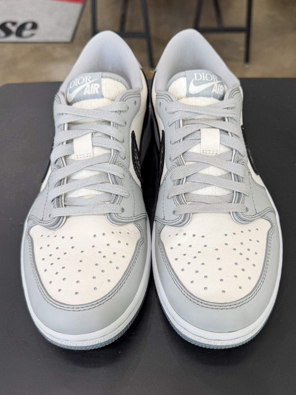 Dior × Jordan Brand Air Jordan 1 Low Dior Size 9 (2020) Size US 9 / EU 42 - 2 Thumbnail
