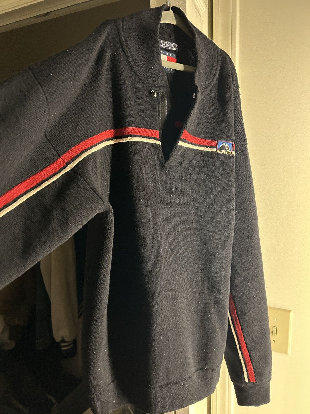 Tommy Hilfiger VINTAGE Tommy Hilfiger Merino Wool Pullover Sweater Size US M / EU 48-50 / 2 - 1 Thumbnail