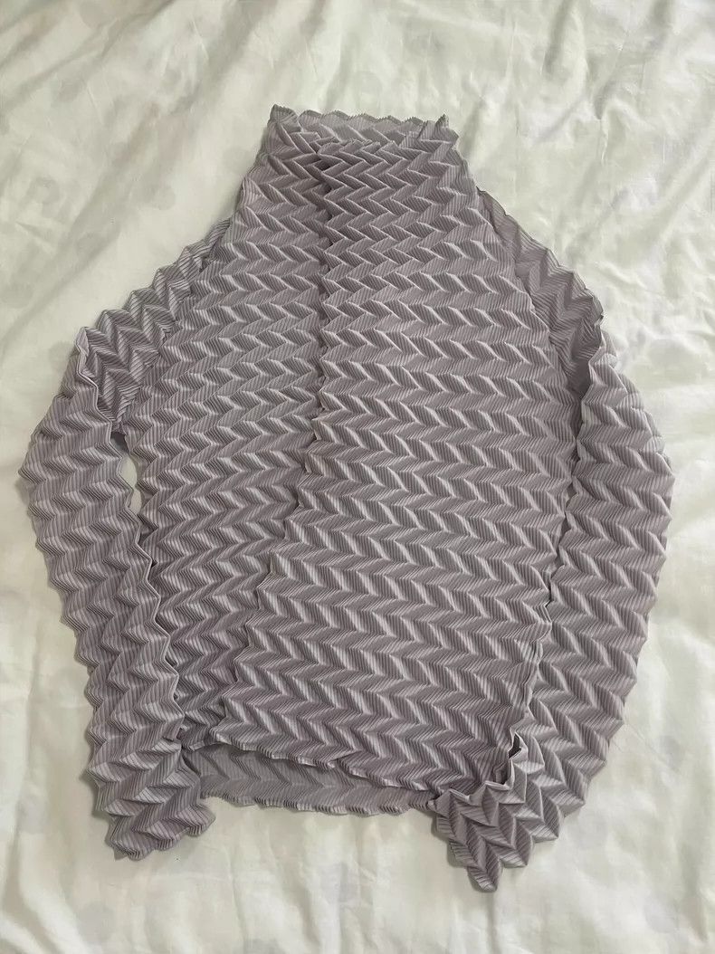 Issey Miyake Issey Miyake size:one size A light grey pleated cardigan Size S / US 4 / IT 40 - 3 Thumbnail