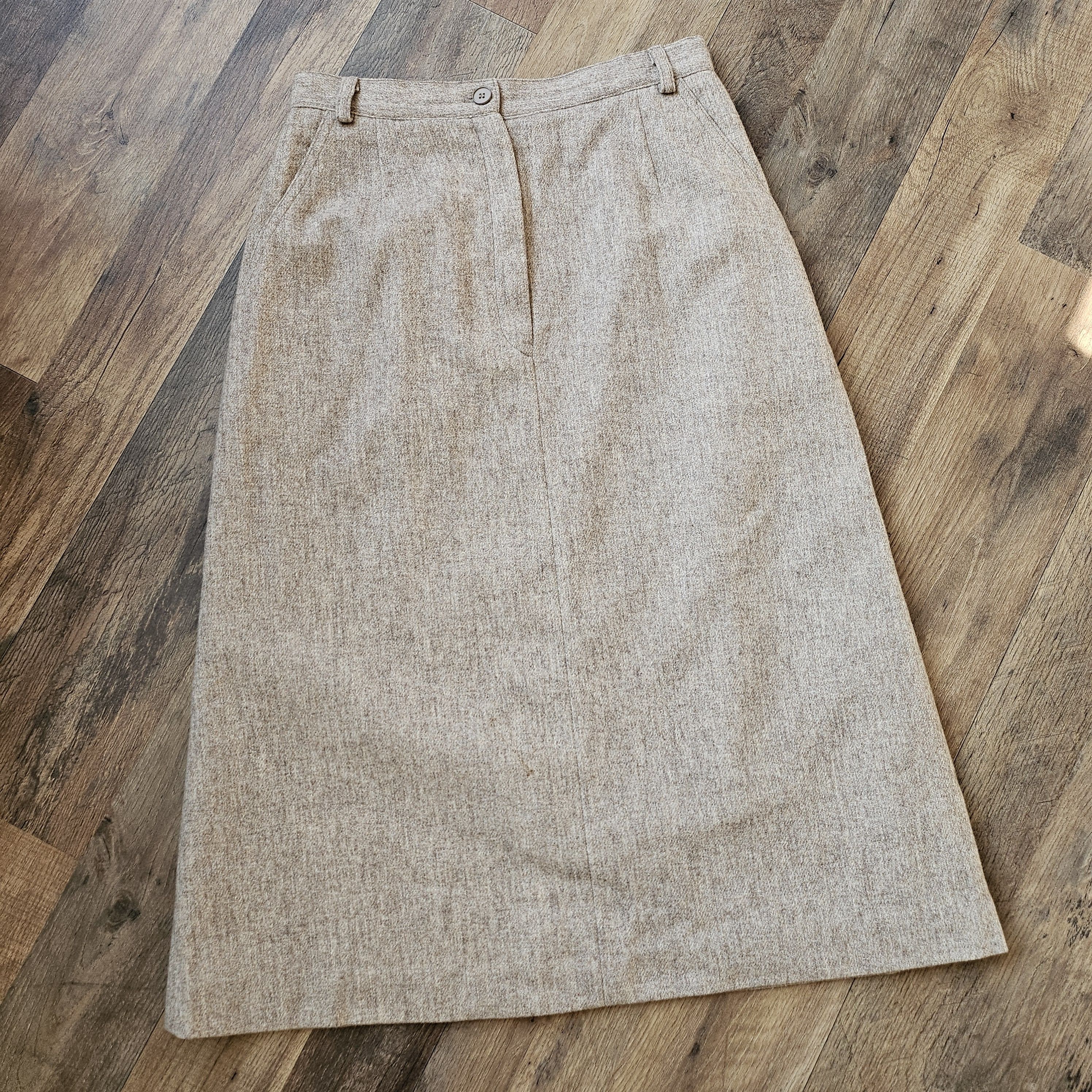 Vintage Women's 25" Vintage Classic Tailored Ivory Wool Skirt Size 25" / US 0 / IT 36 - 1 Thumbnail