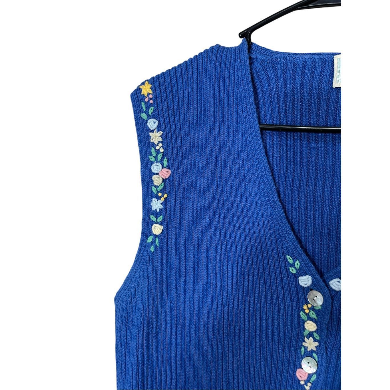 Other Vintage Susan Bristol Blue Flower Embroidered Sweater Vest S Size L / US 10 / IT 46 - 3 Thumbnail