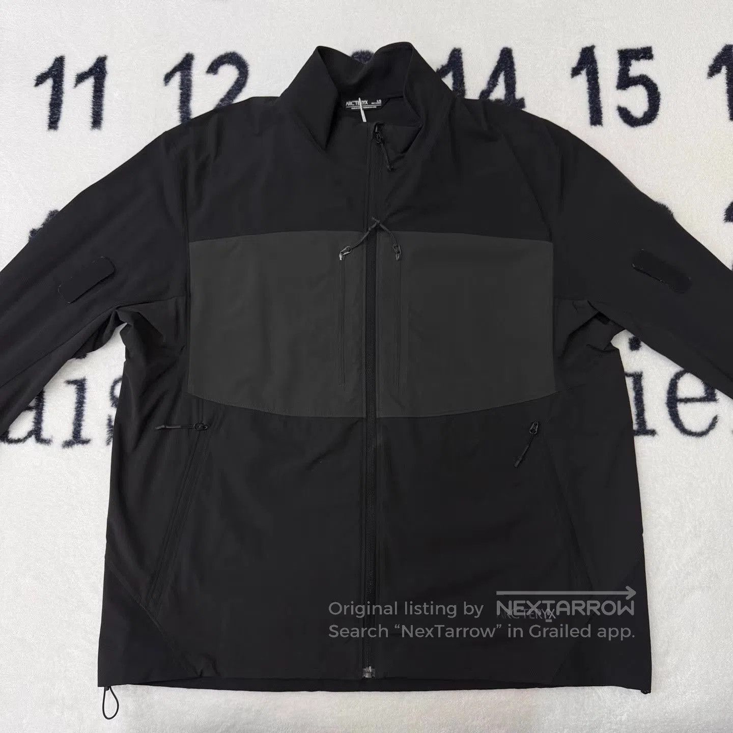 Arc'teryx Black Zip. Size US L / EU 52-54 / 3 - 1 Thumbnail