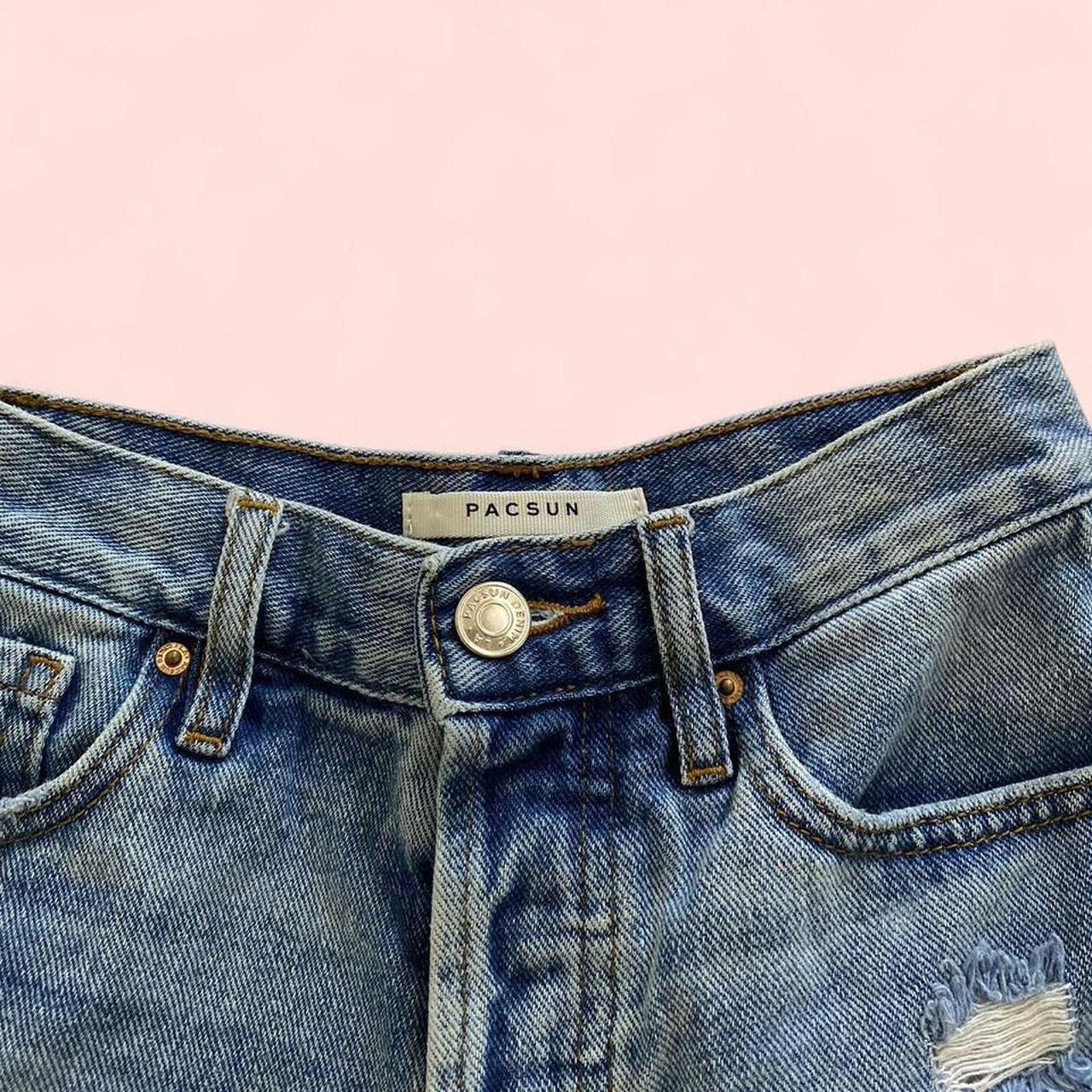 Pacsun Pacsun- high rise distressed denim shorts Size 42" / US 20 - 1 Thumbnail