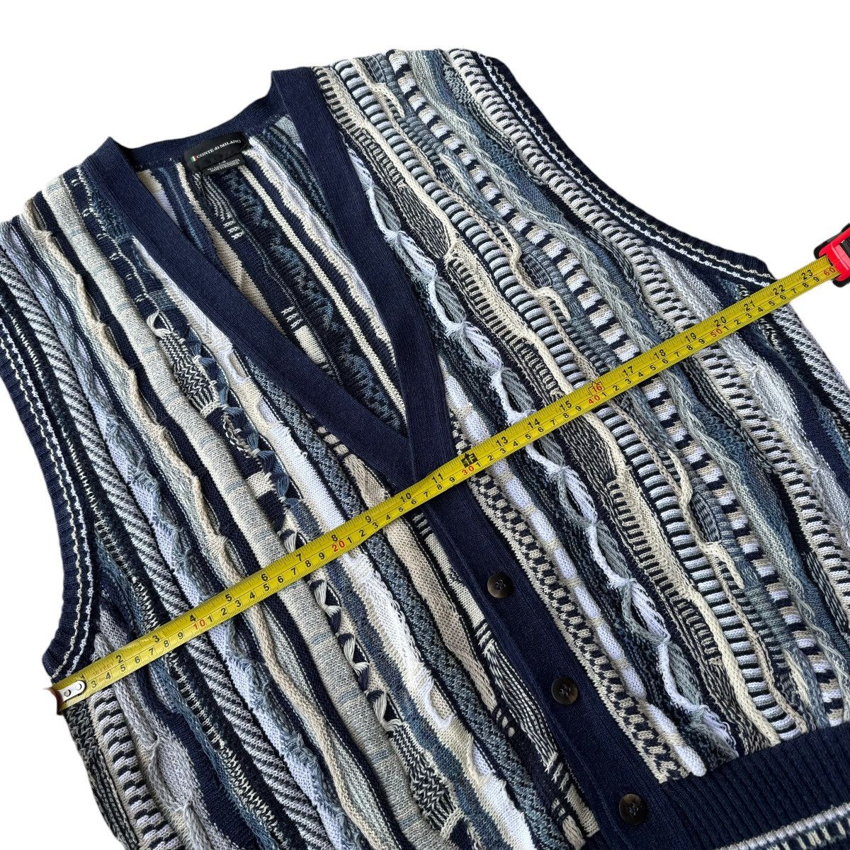 Coogi × Vintage Conte di Milano Vintage 3D Cable Knit Coogi 90s Vest Sweater Size US L / EU 52-54 / 3 - 8 Thumbnail