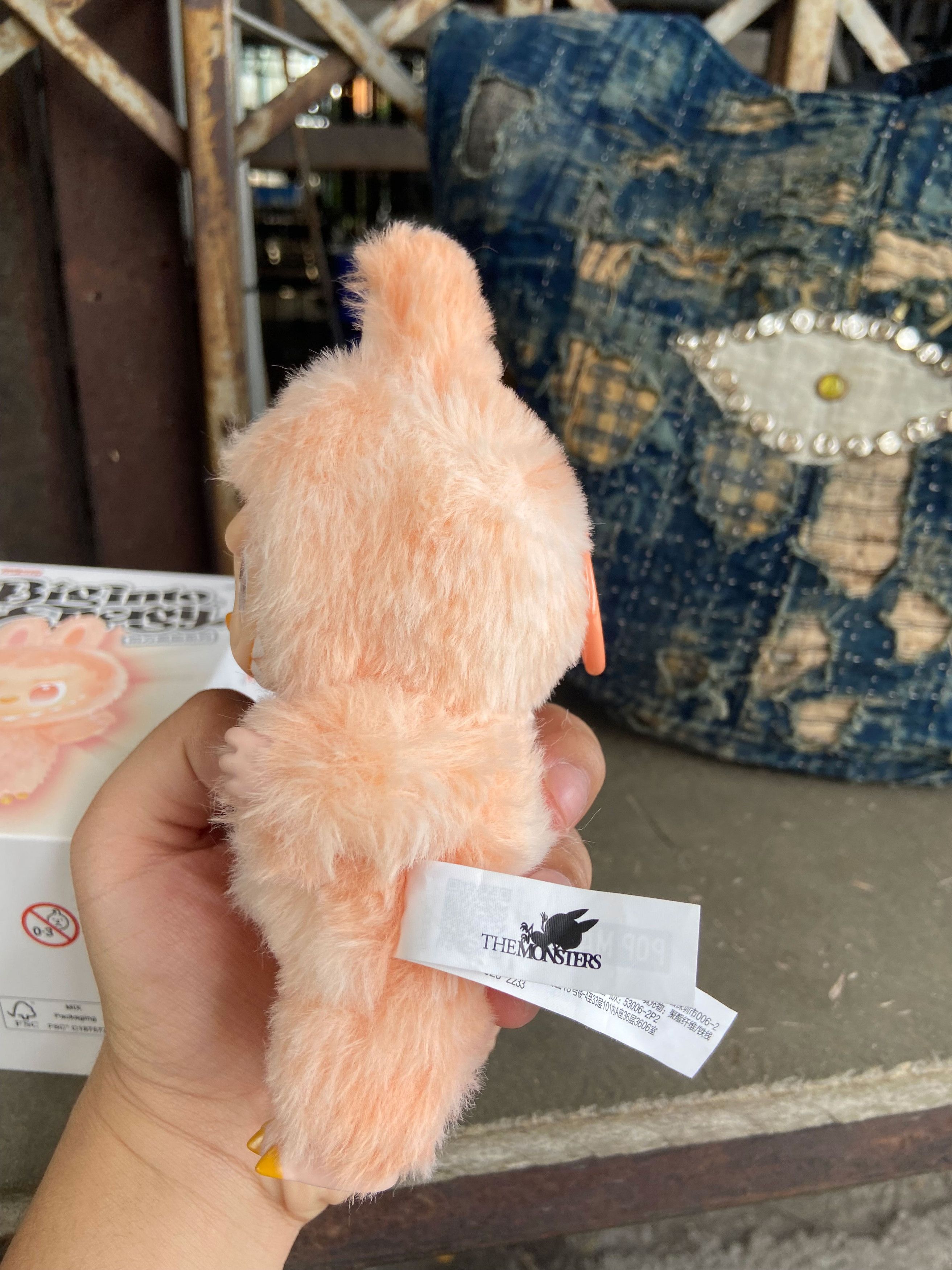 POP MART THE MONSTERS LABUBU V3 - Big into Energy Size ONE SIZE - 7 Thumbnail