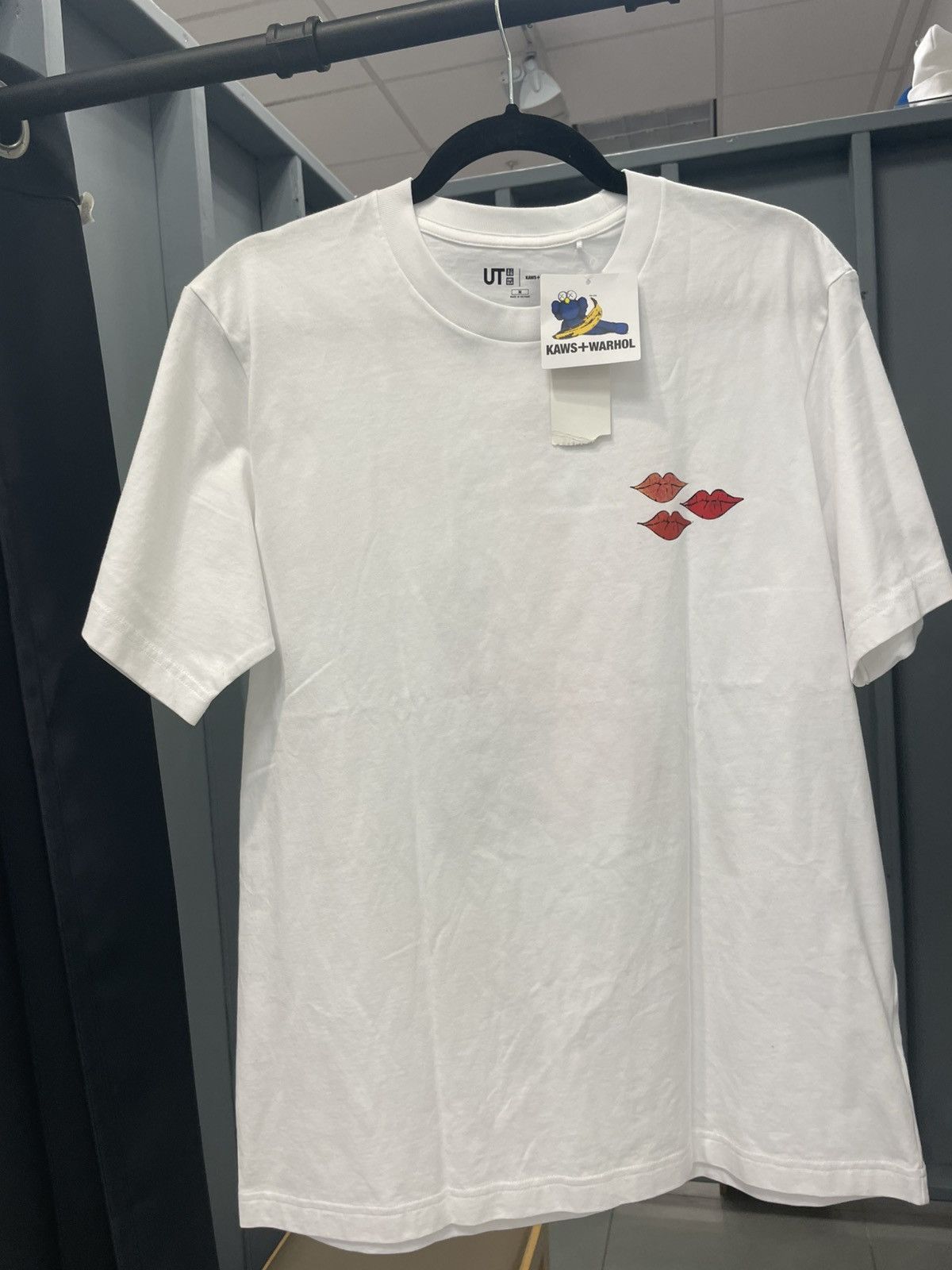 Andy Warhol × Kaws × Uniqlo Kaws x Warhol Smooch T Shirt Size US M / EU 48-50 / 2 - 1 Thumbnail