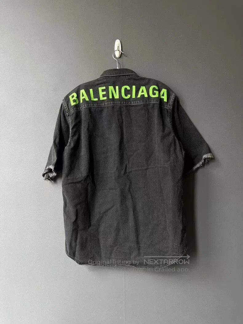 Balenciaga Balenciaga Denim Short Sleeve Shirt. Size US XS / EU 42 / 0 - 2 Thumbnail